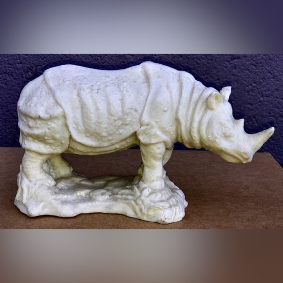 Vintage Mexican Hand Carved Poly Resin Composite RHINO FIGURINE Rhinoceros